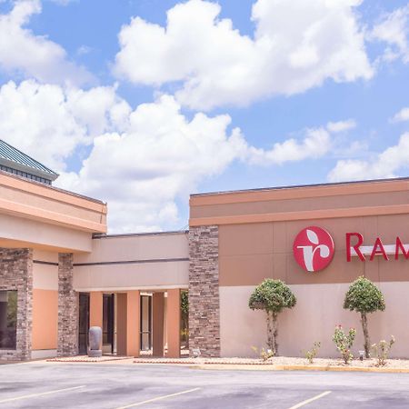 מלון Ramada By Wyndham מאקון מראה חיצוני תמונה