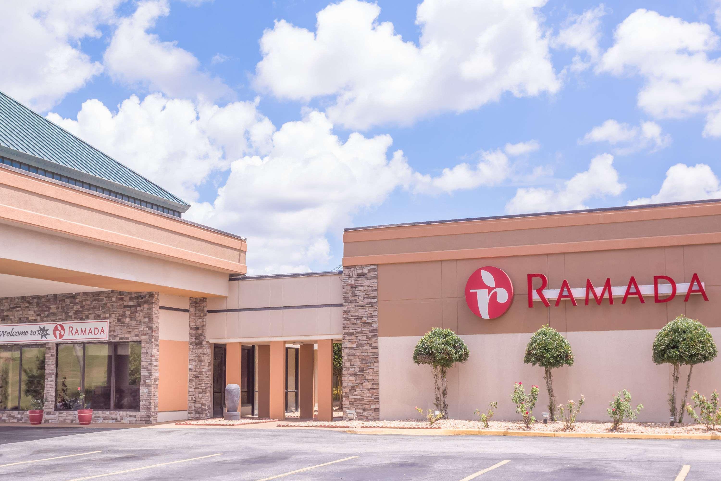 מלון Ramada By Wyndham מאקון מראה חיצוני תמונה